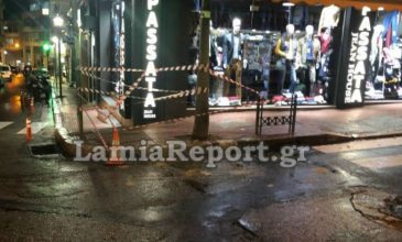 Παραλίγο τραγωδία στη Λαμία: Μαρκίζα κτιρίου έπεσε δίπλα σε 20χρονο
