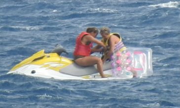Κρήτη: Καρέ – καρέ η διάσωση τουρίστριας από βέβαιο πνιγμό