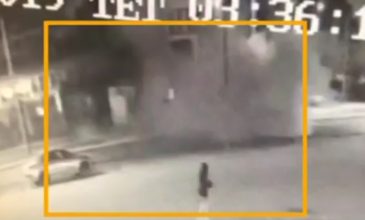 Βίντεο από τη στιγμή της έκρηξης σε κατάστημα της οδού Πειραιώς