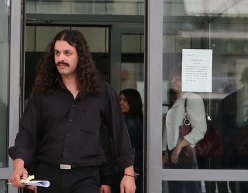Κώστας Μπαρμπαρούσης: Ένοχος, αλλά ατιμώρητος για τα γραφόμενα περί εσχάτης προδοσίας