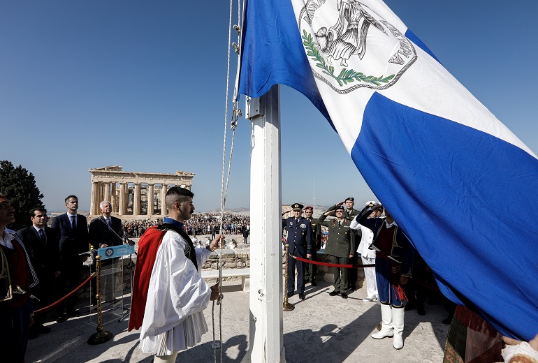 Η Αθήνα γιορτάζει τα 75 χρόνια από την απελευθέρωση από τα κατοχικά στρατεύματα