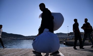 Κάτοικοι της Λέσβου παρεμπόδισαν πλοίο ΜΚΟ να προσεγγίσει το λιμάνι