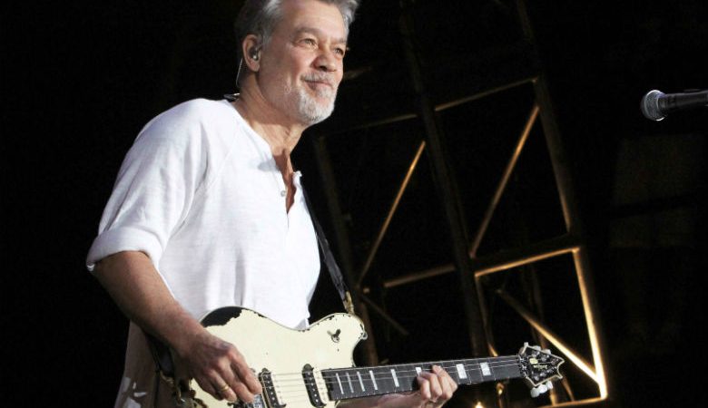 Eddie Van Halen: Έπαθε καρκίνο από τις μεταλλικές πένες κιθάρας που έβαζε στο στόμα του