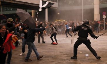 Ακυρώθηκαν πτήσεις στη Βαρκελώνη μετά τις μαζικές διαδηλώσεις