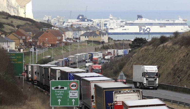 Για άτακτο Brexit προετοιμάζονται επιχειρήσεις σε ΕΕ και Βρετανία