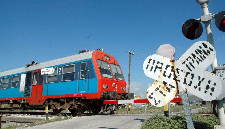 Φλώρινα: Τρένο παρέσυρε αυτοκίνητο σε αφύλακτη διάβαση