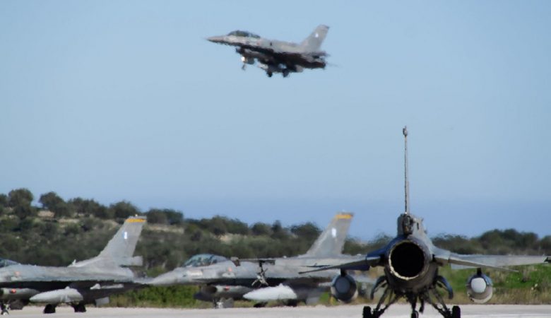 Επίδειξη ισχύος από την Ελληνική Πολεμική Αεροπορία στην Κύπρο