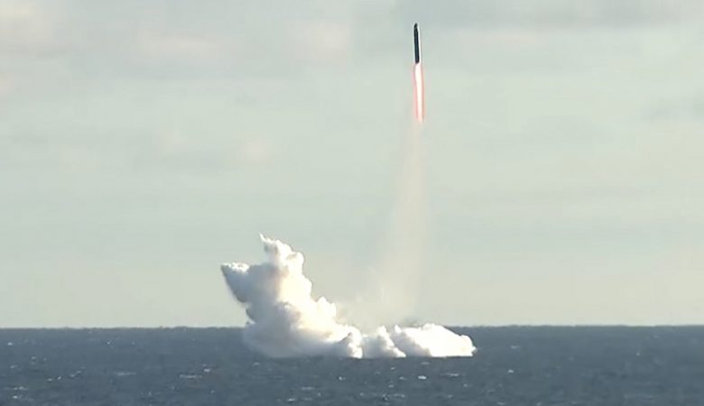Ρωσία: Ο Πούτιν ανακοίνωσε την επιτυχή δοκιμαστική εκτόξευση του υπερηχητικού πυραύλου Tsirkon