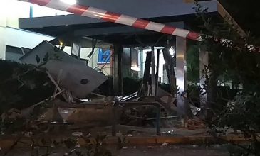 Έκρηξη σε ΑΤΜ σε εμπορικό κέντρο στη Γλυφάδα