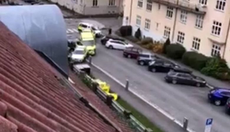 Ένοπλος άνδρας έκλεψε ασθενοφόρο και έπεσε πάνω σε κόσμο στο Όσλο