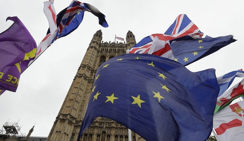 Πόλεμος» Λονδίνου – ΕΕ: Δεν τα βρίσκουν στην εμπορική συμφωνία
