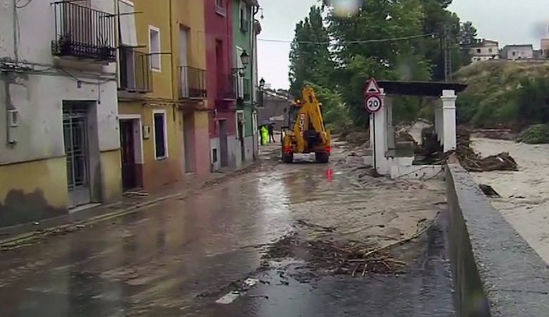 Νεκρός και αγνοούμενοι από τις πλημμύρες στην Καταλονία