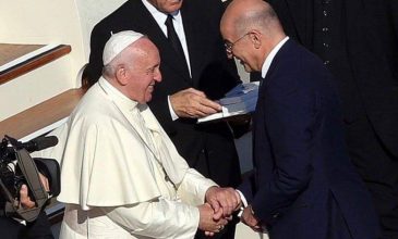 Συνάντηση Δένδια με τον Πάπα Φραγκίσκο στο Βατικανό