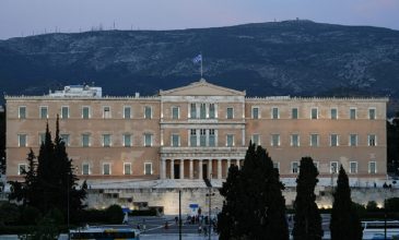 Πού βρίσκεται η διαφορά ΝΔ-ΣΥΡΙΖΑ μετά τις πρώτες 100 ημέρες σε νέα δημοσκόπηση