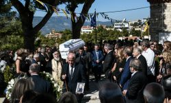 Κηδεία Σοφίας Κοκοσαλάκη: Σε κλίμα οδύνης το τελευταίο αντίο
