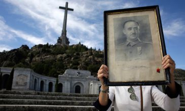 Ισπανία: Ολοκληρώθηκε η τελετή εκταφής του Φράνκο