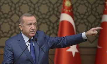 Ο Ερντογάν «κουνά το δάχτυλο» στην Ευρώπη: Τα προκλητικά σχόλια Ευρωπαίων πολιτικών δεν θα βοηθήσουν να βρεθεί λύση