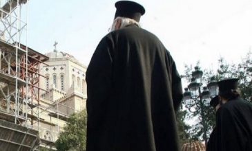 Σε αργία και προφυλακισμένος ο ιερέας που κατηγορείται για βιασμό 12χρονης