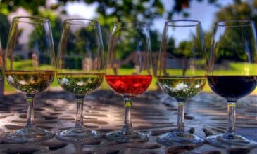 Aποθέωση των ελληνικών κρασιών από κορυφαία κριτικό οίνου