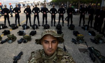 Με απόλυτη πειθαρχία η προετοιμασία των Ενόπλων Δυνάμεων για την παρέλαση – Όσα κατέγραψε ο φωτογραφικός φακός