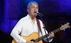 Δύσκολες ώρες για τον Γιώργο Νταλάρα: «Αποχαιρετώ ένα μεγάλο κομμάτι της ζωής μου»