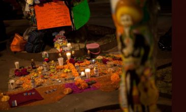 Το ανατριχιαστικό γλυπτό για τη Μέρα των Νεκρών στο Μεξικό