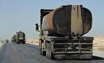 Για λαθρεμπόριο πετρελαίου από τη Συρία καταγγέλλει τις ΗΠΑ η Μόσχα