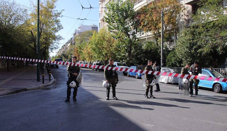 Ολοκληρώθηκε η αστυνομική επιχείρηση εκκένωσης του κτιρίου δίπλα στην ΑΣΟΕΕ