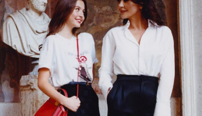 Η Κάθριν Ζέτα Τζόουνς και η κόρη της, Κάρι Ντάγκλας μαζί στην καμπάνια του οίκου Fendi