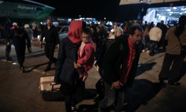 Σάμος: Οι κάτοικοι διαμαρτύρονται για τα πλοία με πρόσφυγες και μετανάστες