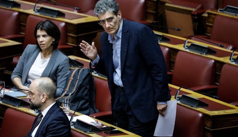 Βουλευτής του ΣΥΡΙΖΑ: Ντροπή να οργανώνουν μπάρμπεκιου με χοιρινό και αλκοόλ δίπλα σε προσφυγικές δομές