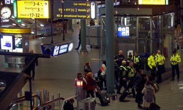 Από «κατά λάθος συναγερμό» η επιχείρηση στο αεροδρόμιο του Άμστερνταμ