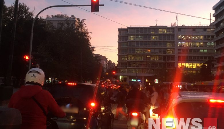 Αυξημένη κίνηση στο κέντρο και στην Αθηνών-Λαμίας
