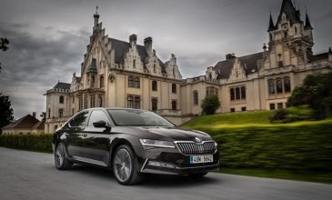 Νέο Skoda Superb: Ανανεωμένο, αναβαθμισμένο και με νέες τεχνολογίες