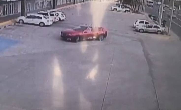 Σοκαριστικό βίντεο: Γάζωσαν με 150 σφαίρες τον αστυνομικό που συνέλαβε τον γιο του Ελ Τσάπο