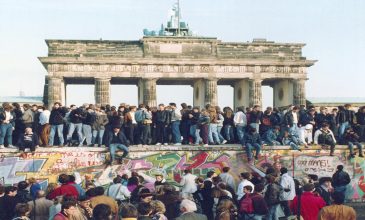 Μέρκελ: Ήμασταν ευτυχισμένοι στην Ανατολική Γερμανία αλλά κάναμε συμβιβασμούς