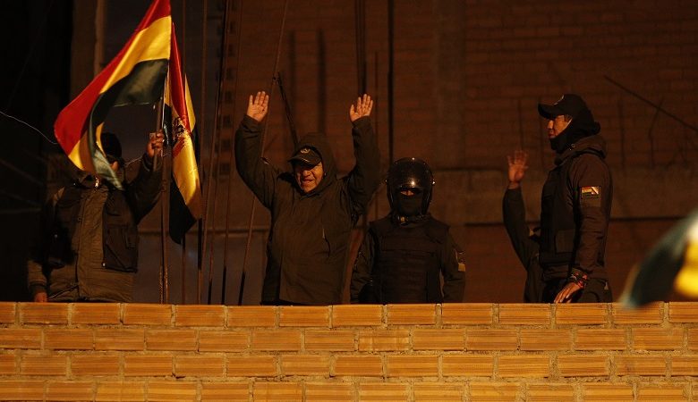 Μονάδες της αστυνομίας στασίασαν σε πόλεις της Βολιβίας