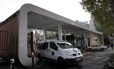 Νεκρή έφηβη στη Γαλλία που σφήνωσε σε κάδο συλλογής ρούχων