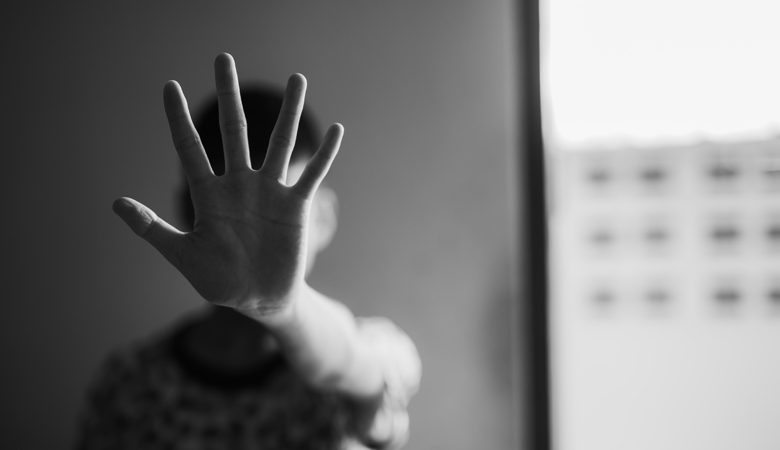 Στην αντεπίθεση ο νηπιαγωγός που κατηγορείται για τον βιασμό 4χρονου: Κάτι συμβαίνει με τους γονείς και το παιδί