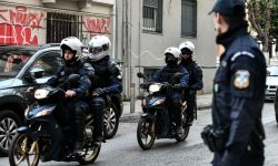 Βέροια: Νεκρός 44χρονος αστυνομικός σε τροχαίο – Αυτοκίνητο παραβίασε STOP και έπεσε πάνω στη μοτοσυκλέτα του