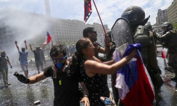 Χιλή: Ογκώδεις διαδηλώσεις για άμεσες και βαθιές μεταρρυθμίσεις