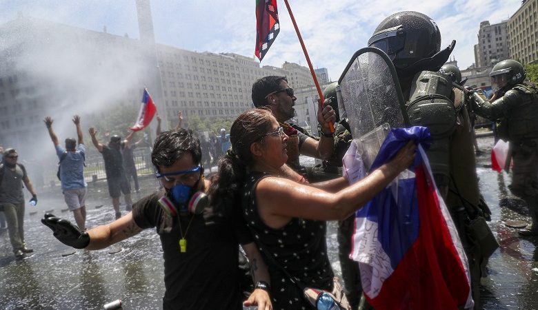 Χιλή: Ογκώδεις διαδηλώσεις για άμεσες και βαθιές μεταρρυθμίσεις
