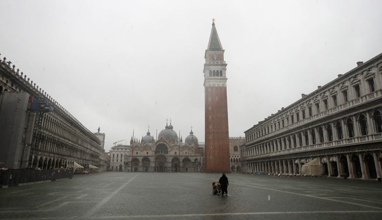 Βούλιαξε η Βενετία: Η πόλη μετρά τις πληγές της