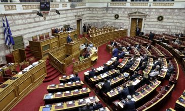 Έντονη αντιπαράθεση στη Βουλή για το «αδίκημα κατά της κοινής ειρήνης»