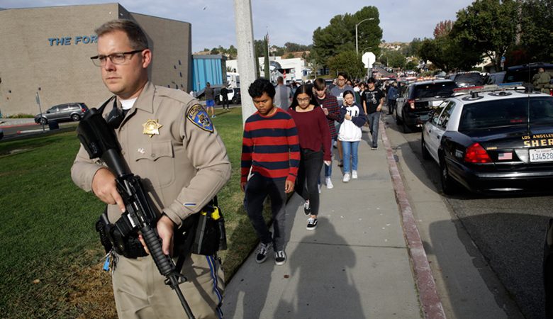Δύο νεκροί από ένοπλη επίθεση σε σχολείο στην Καλιφόρνια