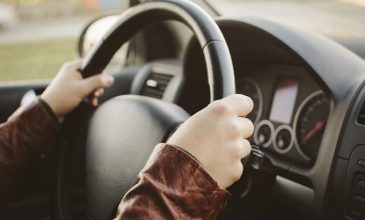 «Ξεπαγώνουν» 96.000 άδειες οδήγησης μέχρι μέσα Δεκεμβρίου