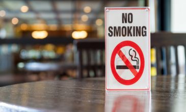 Εκατοντάδες παραβάσεις σε καπνιστές και καταστήματα υγειονομικού ενδιαφέροντος διαπίστωσε η ΕΛ.ΑΣ. τον Δεκέμβριο