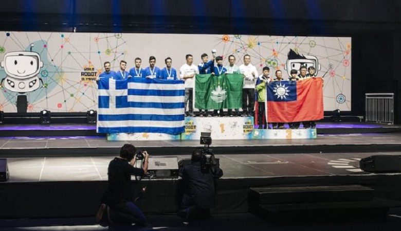 Παγκόσμια πρωτιά της Ελλάδας στην Ολυμπιάδα Εκπαιδευτικής Ρομποτικής