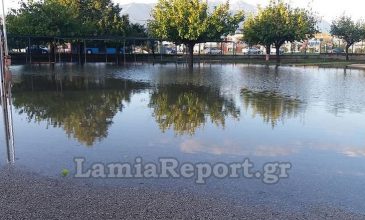 Πλημμύρισε δημοτικό σχολείο στη Λαμία