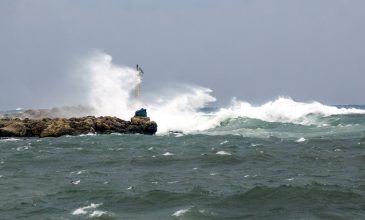 Κακοκαιρία: Καταιγίδες και 10 μποφόρ στο Αιγαίο